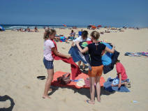 Spielende Kinder am Strand