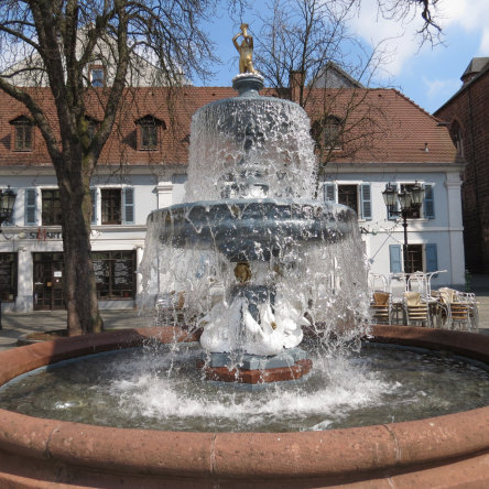 Der Martinsbrunnen erstrahlt in frischem Glanz. © Stadt Kaiserslautern