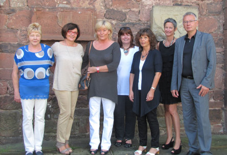 Die vier Dienstjubilarinnen mit Oberbürgermeister Dr. Klaus Weichel, Beate Kimmel und Renate Emanuel. © Stadt Kaiserslautern