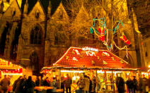 Weihnachtsmarkt vor der Stiftskirche. © Stadt Kaiserslautern