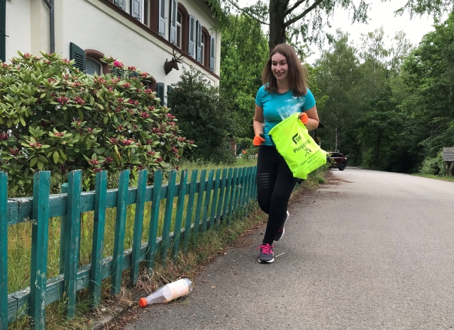 Fenja Keller beim Plogging © Stadtbildpflege Kaiserslautern