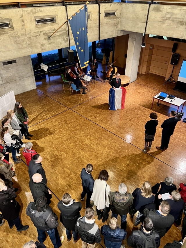 OB Weichel eröffnete die Feierlichkeiten am Samstagnachmittag mit einer Rede im Foyer. © Stadt Kaiserslautern