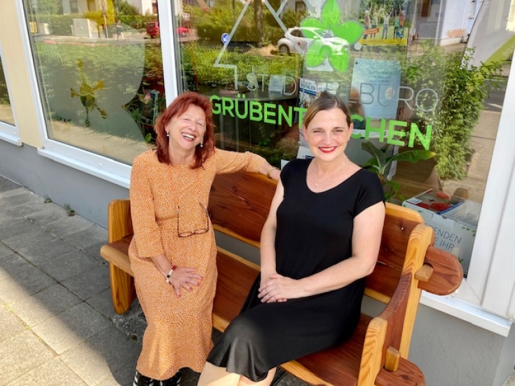 Auf dem Bild sind Ute Rottler und Nicole Jörg zu sehen, die das Stadtteilbüro leiten. © Stadt Kaiserslautern