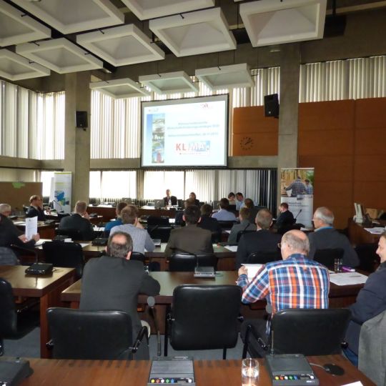 Gut besucht war das 7. Netzwerktreffen der Klimaschutzakteure heute im Großen Ratssaal im Rathaus, zu dem die Stadt eingeladen hatte