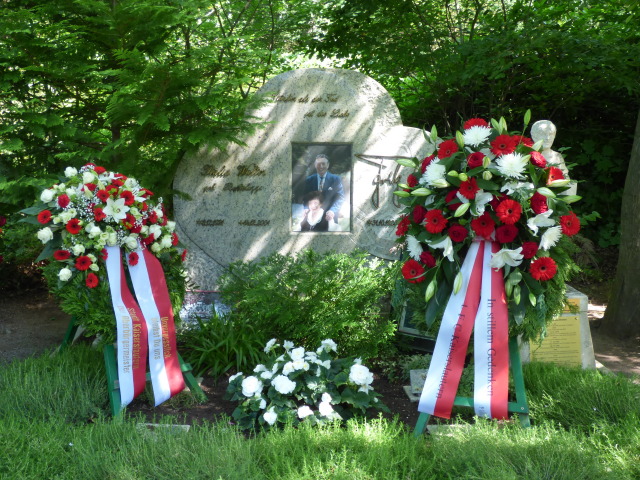 Das Ehrengrab von Fritz und Italia Walter auf dem Hauptfriedhof Kaiserslautern. © Stadt Kaiserslautern