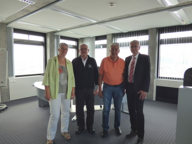 Hoffen auf eine rege Wahlbeteiligung am 23. September: Gabriele Kettern-Stang (Seniorenberaterin beim Referat Soziales), Hans Vögler, Harald Jürgens, OB Dr. Klaus Weichel (v.l.n.r.).  © Stadt Kaiserslautern