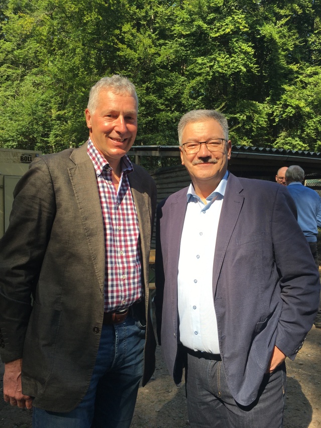 Beigeordneter Peter Kiefer und Klaus-Jürgen Schimansky, 1. Vorsitzender des Wildpark-Fördervereins, bei der Eröffnung des 3. Wildparkfestes © Stadt Kaiserslautern