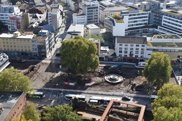 Auch die aktuell laufenden Arbeiten in der Fruchthallstraße im Zuge der Neuen Stadtmitte werden über die wiederkehrenden Beiträge abgerechnet. © Stadt Kaiserslautern