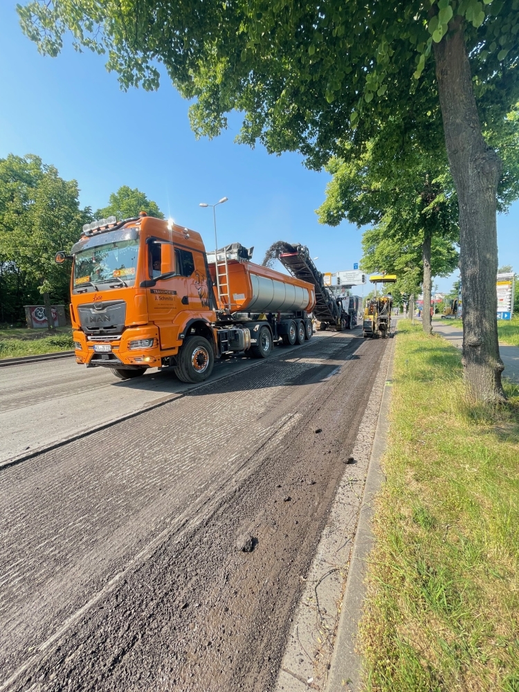 Die Arbeiten auf der stadteinwärtsführenden Seite der Mainzer Straße konnten vorzeitig beendet werden. Der gesamte Verkehr wird ab dem 16.6. über diese Straßenseite geführt, damit die gegenüberliegende Seite erneuert werden kann.  © Stadt Kaiserslautern