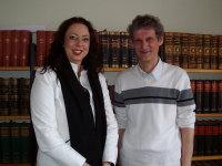Bürgermeisterin Dr. Susanne Wimmer-Leonhardt mit Franz-Josef Huschens, Leiter der Stadtbibliothek.