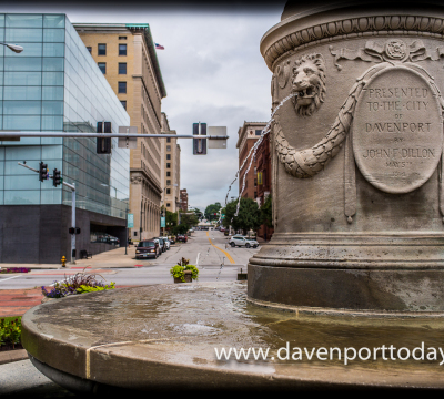 Davenport mit Dillon Fountain