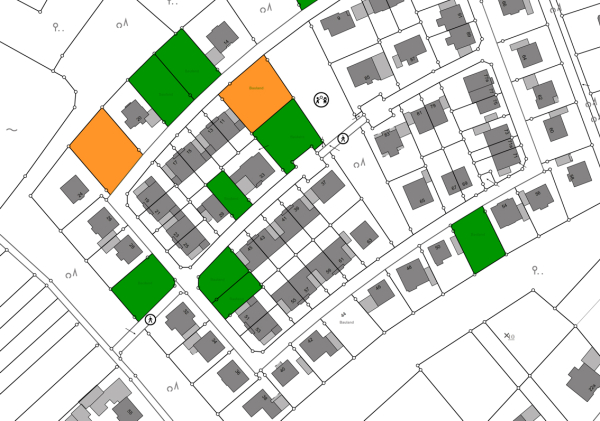 Ausschnitt aus dem Baulandkataster der Stadt Kaiserslautern - private Baulücken sind grün und städtische Baulücken orange dargestellt