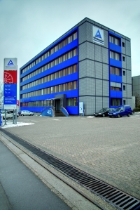 Das Gebäude des TÜV Rheinlandpfalz in Kaiserslautern.