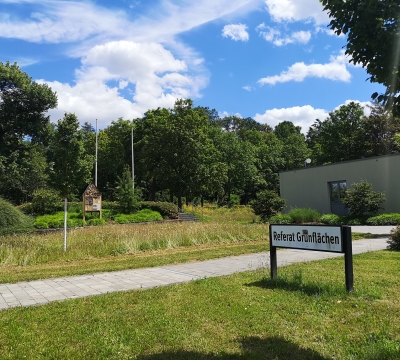 Insektenhotel am Gebäude des Referates Grünflächen der Stadt Kaiserslautern.